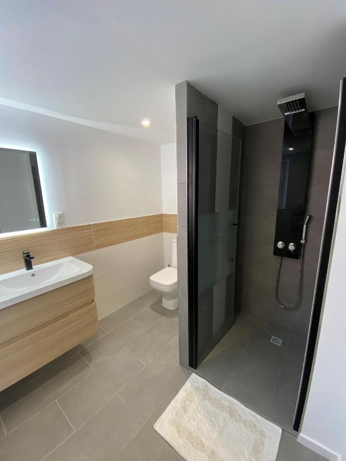 Appartement Rez De Villa Proche Port Et Plages De Sanary Exterior foto