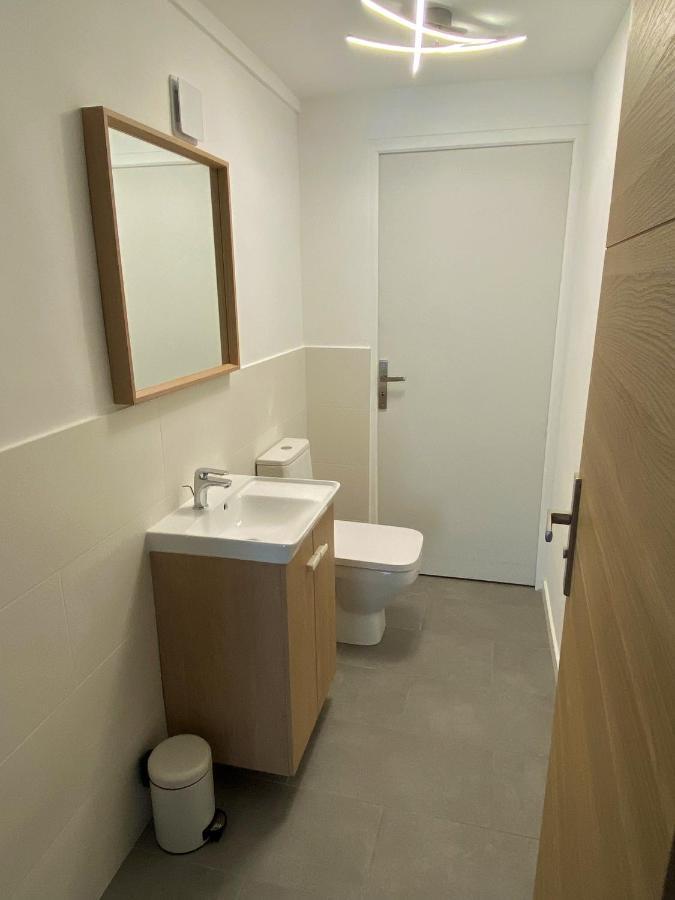 Appartement Rez De Villa Proche Port Et Plages De Sanary Exterior foto
