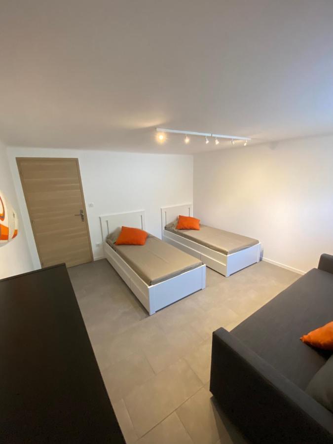 Appartement Rez De Villa Proche Port Et Plages De Sanary Exterior foto