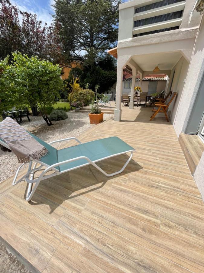 Appartement Rez De Villa Proche Port Et Plages De Sanary Exterior foto