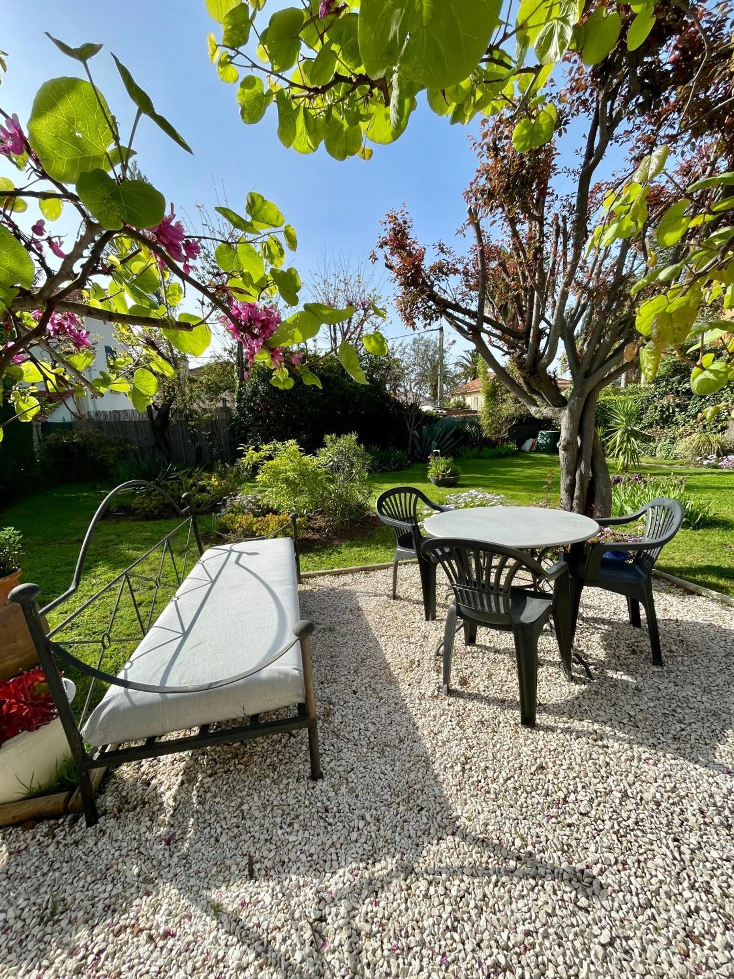 Appartement Rez De Villa Proche Port Et Plages De Sanary Exterior foto